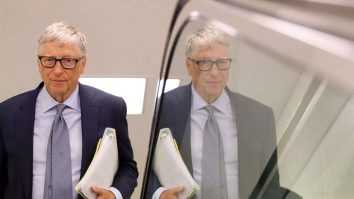 Bill Gates: „Apelurile de a întrerupe dezvoltarea AI nu vor rezolva provocările care urmează”