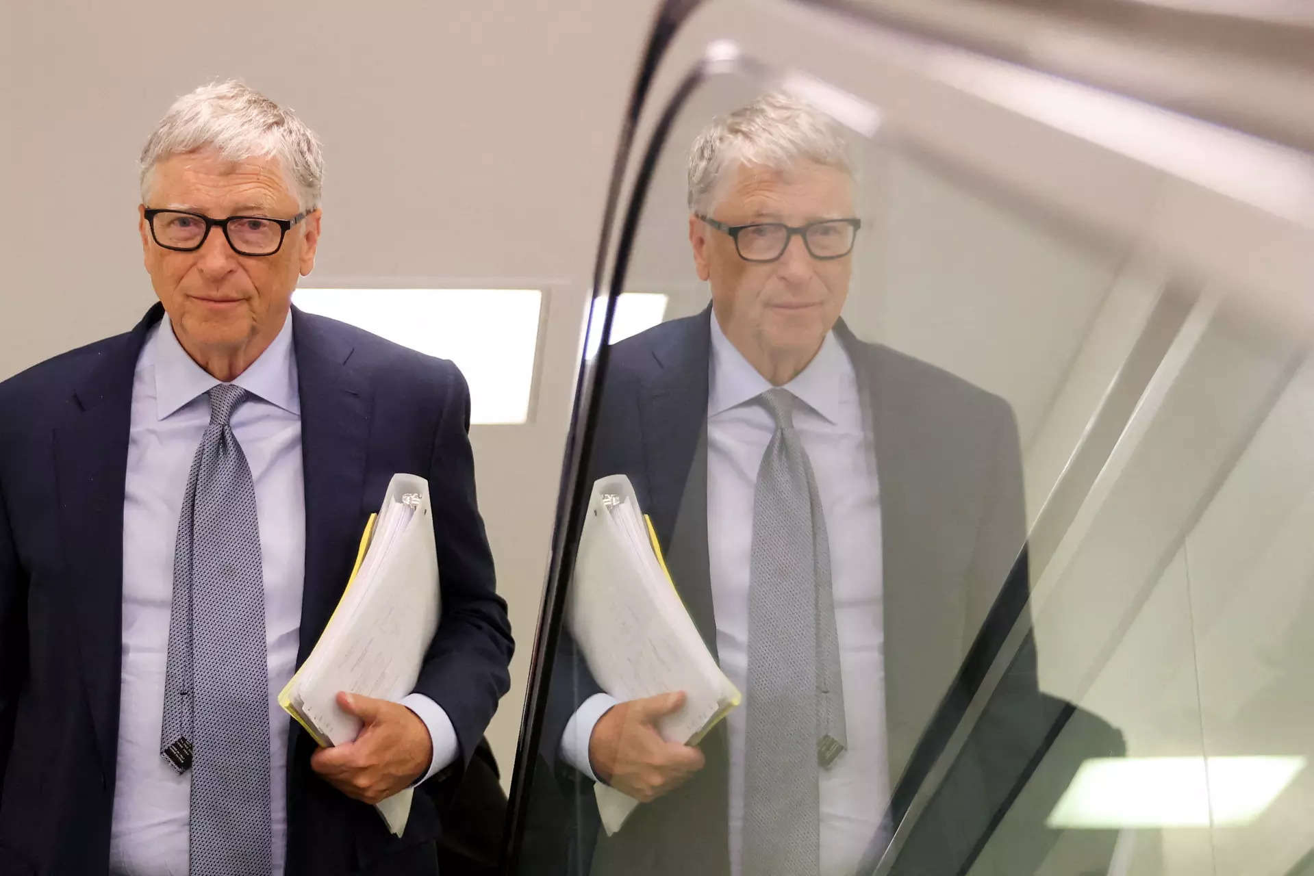 Bill Gates: „Apelurile de a întrerupe dezvoltarea AI nu vor rezolva provocările care urmează”