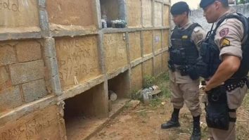 O femeie a fost îngropată de vie în cimitir. Salvarea ei a venit abia după 10 ore de captivitate în mormânt