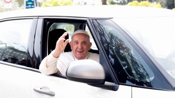 Papa Francisc va conduce slujbele din Duminica Floriilor, la o zi după ce a părăsit spitalul