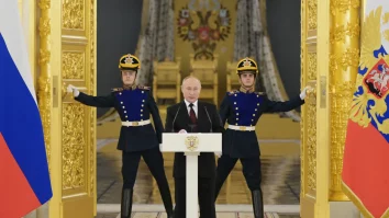 VIDEO. Momentul stânjenitor în care Vladimir Putin așteaptă aplauze din partea ambasadorilor după discursul său, dar primește doar tăcere