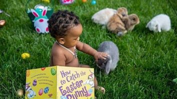 FOTO. Rihanna sărbătorește primul Paște alături de fiul său. Imagini adorabile cu Fine, în vârstă de 11 luni, fac deliciul internetului