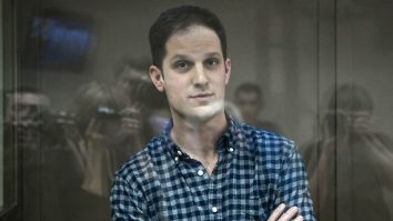 LIVE UPDATE. 429 zile de invazie rusă. VIDEO. Explozii la Kiev și în alte orașe din Ucraina. O femeie și un copil au fost uciși la Dnipro