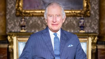 FOTO. Cum arată primul bust oficial al Regelui Charles al III-lea. Sculptorul a început proiectul în ziua în care a murit Regina Elisabeta a II-a