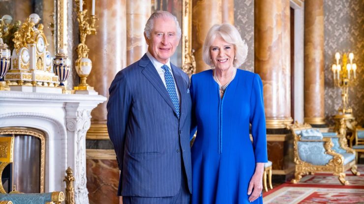 FOTO. Noi imagini  cu regele Charles al III-lea și regina consoartă au fost publicate de Palatul Buckingham. Ce poartă cuplul regal