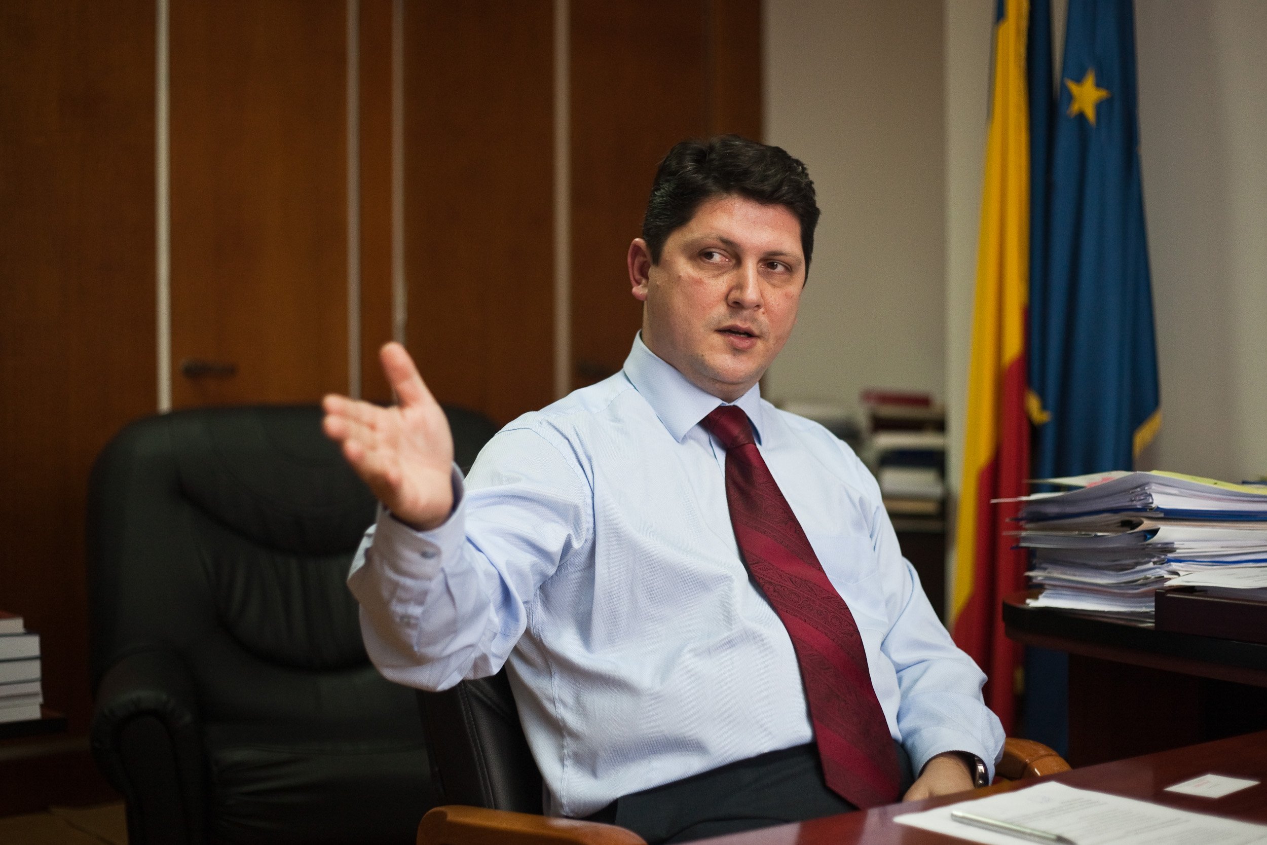 Titus Corlățean: „La abuz în serviciu, pragul de 9000 de lei este cealaltă extremă. Să pui la 1800 de euro un prejudiciu considerat grav și să trimită un funcționar 7 ani în pușcărie – mi se pare exagerat”