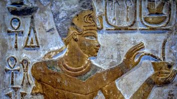 Oamenii de știință au decodat mirosul parfumului Cleopatrei