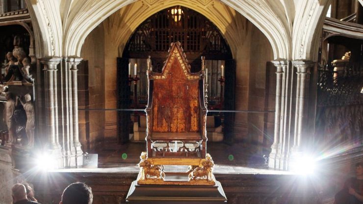 FOTO. Istoria tronului pe care se va așeza Regele Charles al III-lea la ceremonia de încoronare. Ce origini și decorații are