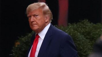 America ne dă o lecție de democrație. Donald Trump se confruntă cu 34 capete de acuzare, dar pledează „nevinovat” – Filmul unei zile istorice în SUA
