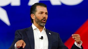 Donald Trump Jr confirmă că a semnat personal unul din cecurile de plată trimise lui Stormy Daniels