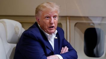 Donald Trump a strâns peste 4 milioane de dolari în 24 de ore de la punerea sub acuzare: „Sunt gata să lupt”