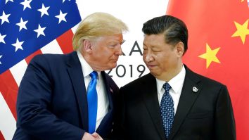 VIDEO. Donald Trump îl laudă pe Xi Jinping: „Nu există nimeni la Hollywood care să aibă creierul necesar pentru a-l interpreta într-un film”