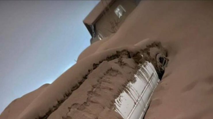 FOTO| VIDEO. Sate întregi acoperite complet cu cenușă după erupția vulcanului Şiveluci din Rusia