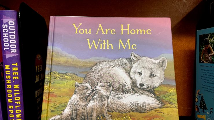 Autorul unor cărți pentru copii este acuzat de transfobie, instigare la violență și violență verbală