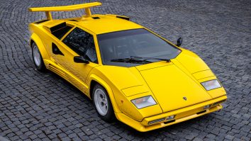 FOTO. Unul dintre ultimele modele Lamborghini ale anilor 80 este disponibil pentru vânzare
