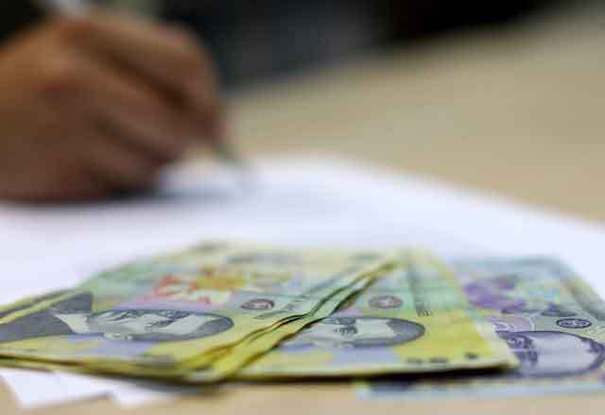 Moneda Euro trece de 4,9731 lei şi atinge un nou maxim istoric