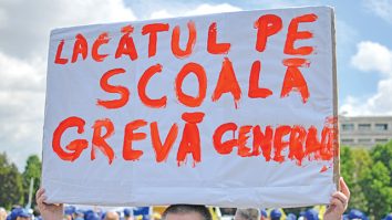 Profesorii nu renunță la grevă: Nu semnăm niciun acord, fie el și girat de președinte. Avem nevoie de majorări, nu de vouchere