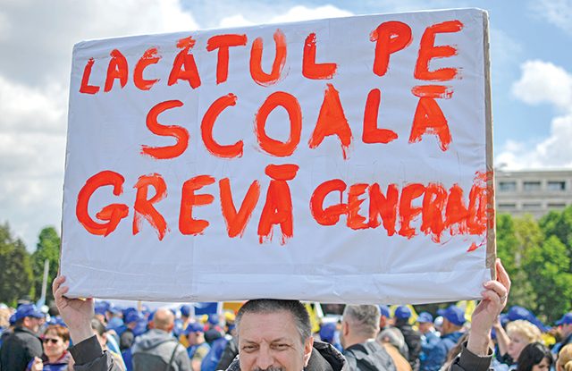 Profesorii nu renunță la grevă: Nu semnăm niciun acord, fie el și girat de președinte. Avem nevoie de majorări, nu de vouchere