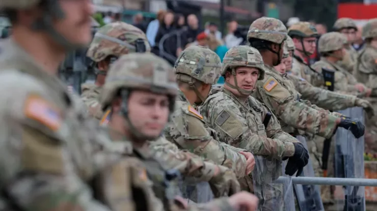 VIDEO. Ciocniri violente între sârbi și forțele NATO în Kosovo. Aproximativ 25 de militari  au fost răniți