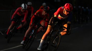 Federația britanică de ciclism interzice femeilor transsexuale să concureze în categoria feminină