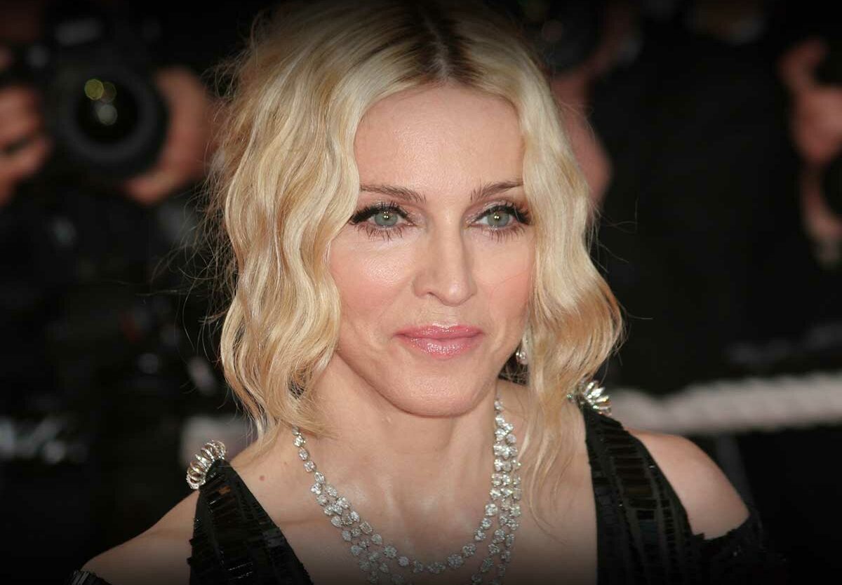 FOTO. Madonna își scoate la licitație fotografiile erotice la 30 de ani după lansarea cărții „Sex”