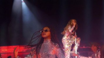 Fiica lui Beyoncé, Blue Ivy, moment inedit în timpul concertului din Paris al mamei sale: „Sunt atât de mândră”