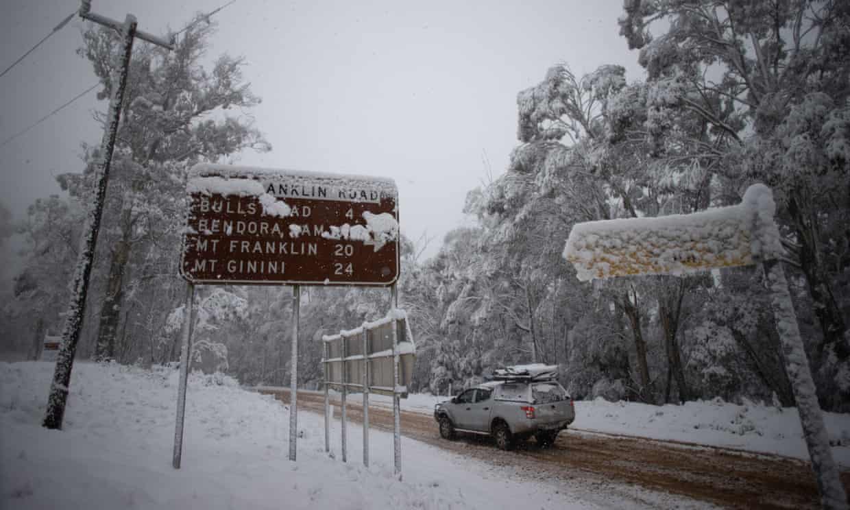 FOTO-VIDEO. Condițiile meteo din Australia, cu vânt puternic și zăpadă, ar putea provoca eroziunea unor plaje
