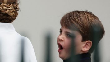 FOTO. Prinţul Louis a furat toate privirile la încoronarea Regelui Charles al III-lea. Fiul lui William, spectacol în timpul ceremoniei de la Westminster Abbey
