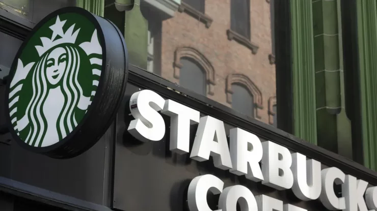 Noua gamă de cafele cu ulei de măsline de la Starbucks poate fi mai calorică decât un cheeseburger de la McDonald’s