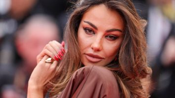 FOTO. Mădălina Ghenea, apariție răvășitoare pe covorul roșu de la Cannes. Rochia care i-a scos în evidență formele