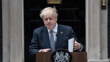 Lui Boris Johnson i se refuză accesul în Parlament pentru că a mințit în legătură cu scandalul „Partygate”