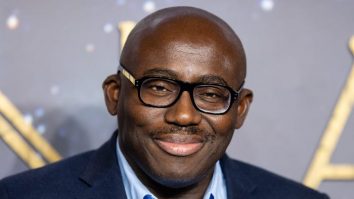 Edward Enninful, despre viața de redactor-șef al British Vogue: „Când nu ai o familie unde să te întorci, te simți ca un lup singuratic”