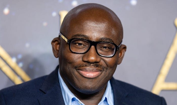 Edward Enninful, despre viața de redactor-șef al British Vogue: „Când nu ai o familie unde să te întorci, te simți ca un lup singuratic”