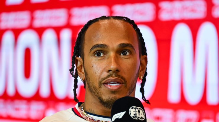 Lewis Hamilton neagă mutarea la Ferrari. Cu cine va colabora