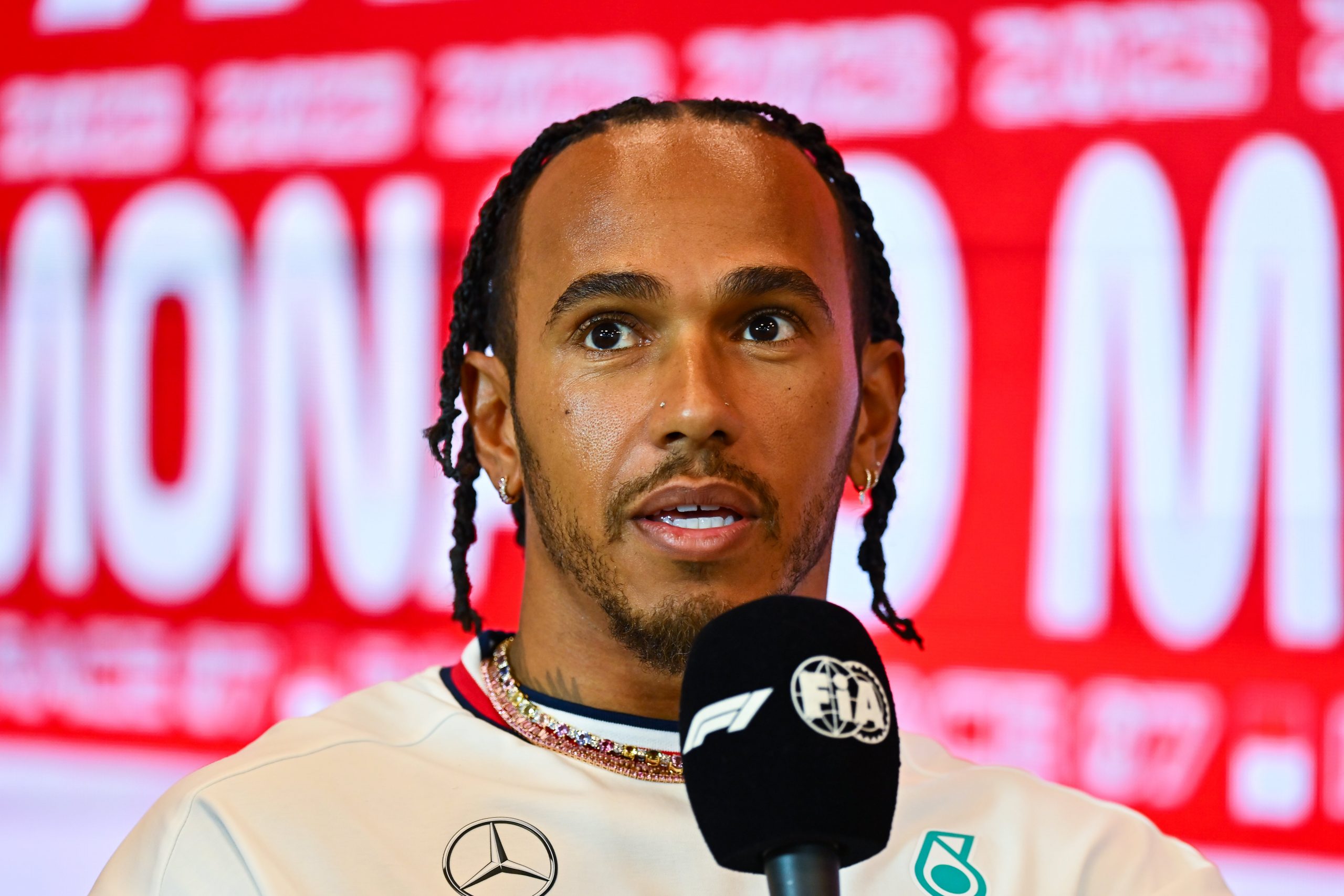 Lewis Hamilton neagă mutarea la Ferrari. Cu cine va colabora
