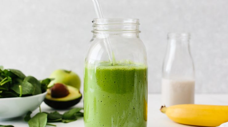 Oamenii de știință au descoperit cel mai sănătos mod de a face un smoothie. Ce arată studiile