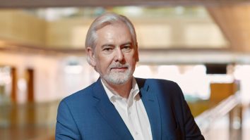 CEO-ul Philip Morris, Jacek Olczak, despre renunțarea la fumat și detoxifierea mărcii: „Misiunea noastră este de a reduce fumatul. Țigările aparțin muzeelor”