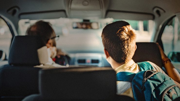 Minorii cu vârste între 13 și 17 ani vor putea să își deschidă cont pe aplicația Uber. Părinții vor supraveghea activitatea din timpul cursei