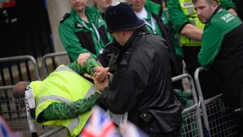 FOTO-VIDEO. 52 de arestări la încoronarea regelui Charles al III-lea. Protestatarii anti-monarhie iau în considerare posibilitatea de a da în judecată Poliția metropolitană
