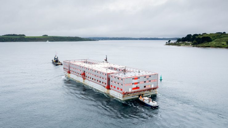 FOTO. Cum arată nava din Marea Britanie care va găzdui 500 de migranți. Vasul a fost descris drept „locuință de lux”