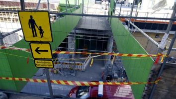 În jur de 27 de persoane au fost rănite după prăbușirea unui pod în Finlanda, mulți dintre ei copii