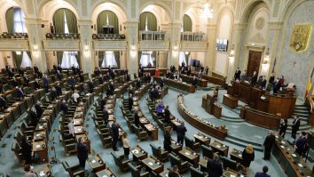 Legea pensiilor speciale a fost votată și a trecut de Senat. Proiectul merge la promulgare la președintele Klaus Iohannis