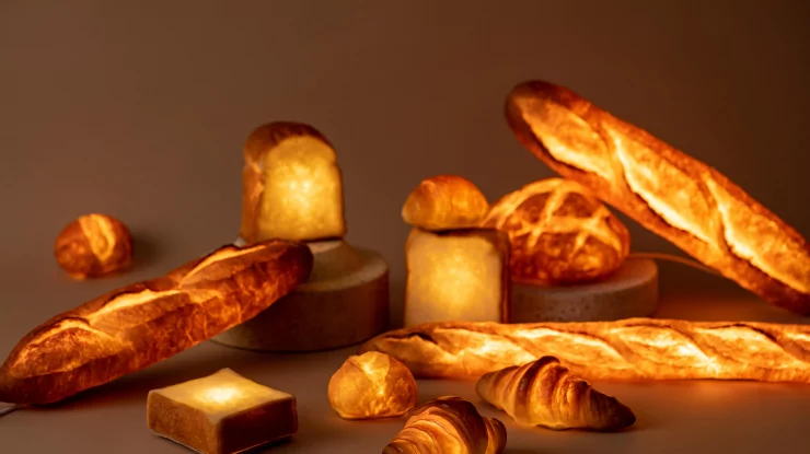 FOTO|VIDEO. O artistă japoneză transformă pâinea nevândută în lămpi