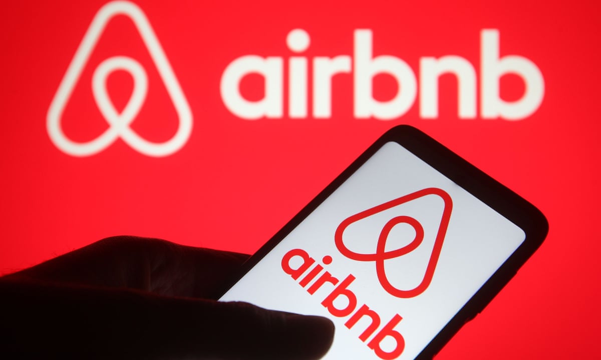 Acțiunile Airbnb scad cu 13%. Directorii avertizează asupra unei potențiale încetiniri a rezervărilor în al doilea trimestru