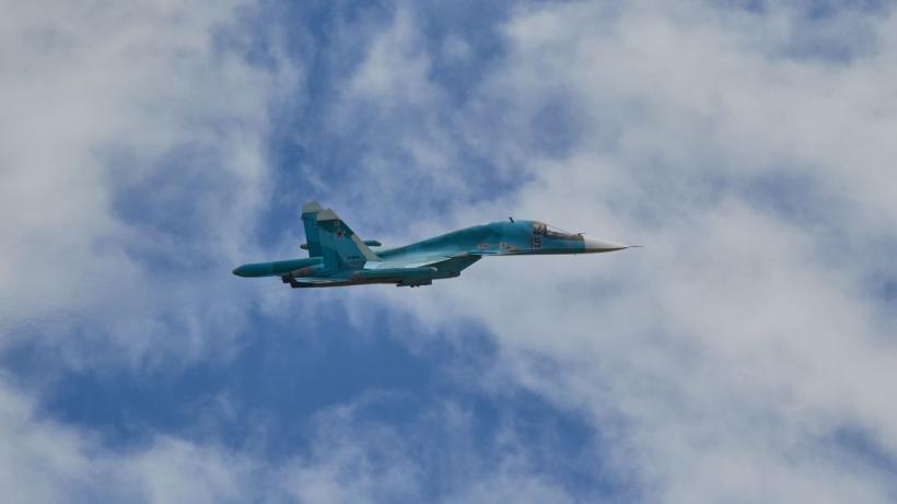 Un avion rusesc de vânătoare a încercat să provoace prăbușirea unei aeronave poloneze, la 60 de kilometri de România. Aviația militară română a fost gata să intervină