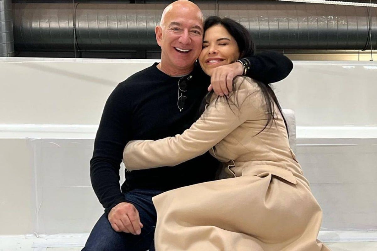 Jeff Bezos ar fi cerut-o în căsătorie pe iubita sa, Lauren Sanchez. Cei doi se află în prima vacanță împreună pe un iaht