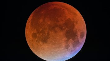 FOTO. Planul bizar din anii 1950 de a detona o bombă nucleară pe Lună. Ce scop avea proiectul