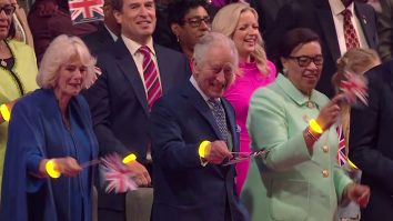 VIDEO. Cum s-au distrat membrii familiei regale la concertul de încoronare? Fanii le laudă mișcările de dans