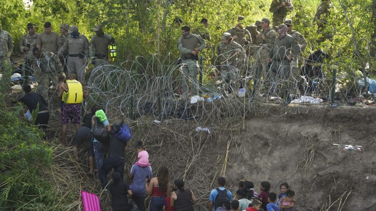 Noi reguli stricte intră în vigoare la frontiera dintre SUA și Mexic. A expirat interdicția de imigrare din titlul 42