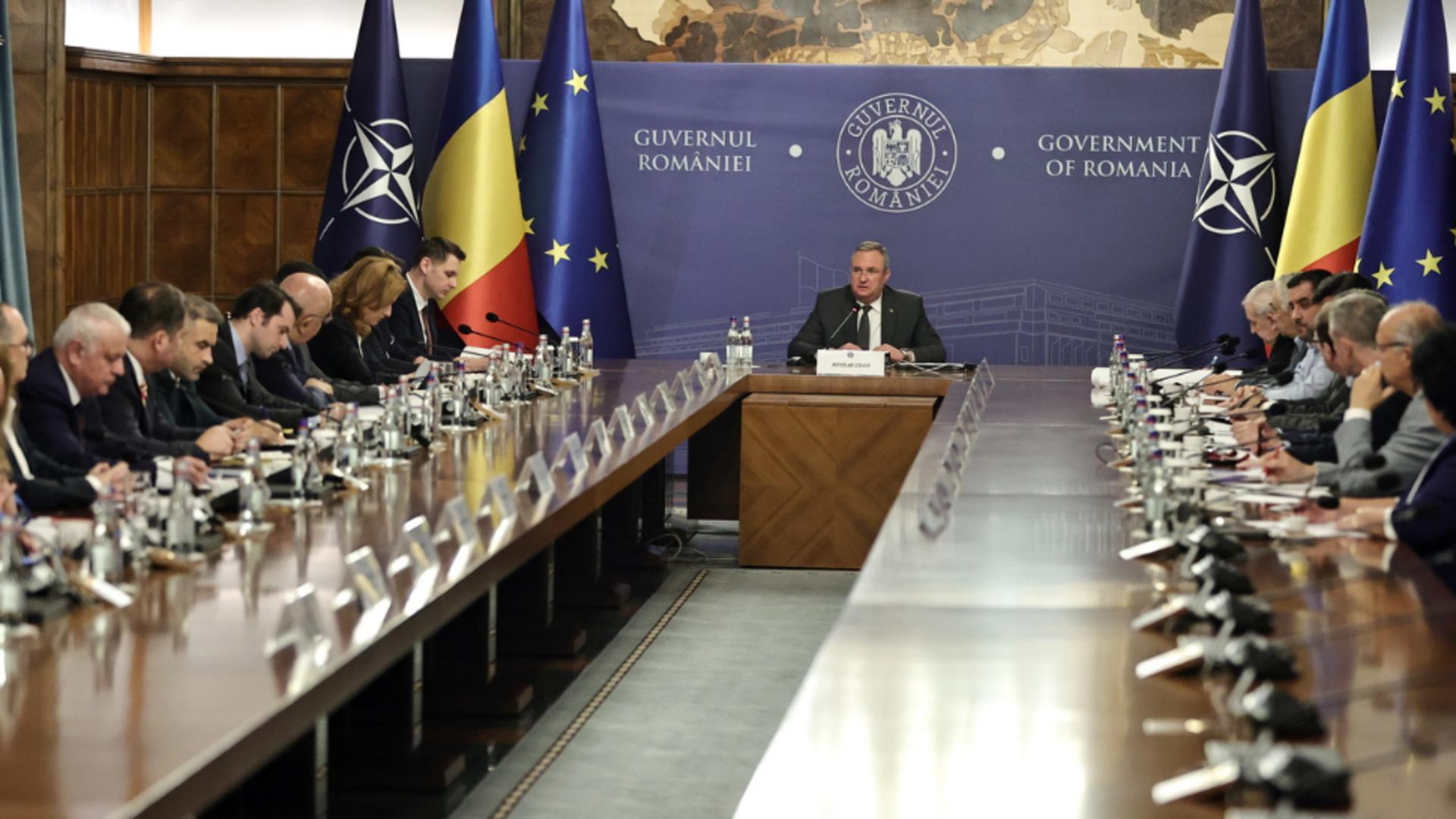  Anunțul făcut de reprezentanții sindicatelor din educație: De luni, peste 100 de mii de cadre didactice vor intra în grevă generală
